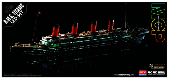 Academy 14220 - R.M.S. Titanic with LED Light Set, 1:700 Scale.