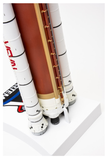 AMT1423 - Artemis 1 Rocket with Base. 1:200 Scale