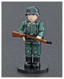 BAF001. WW2 German Infantry Soldier. Scale 1:33